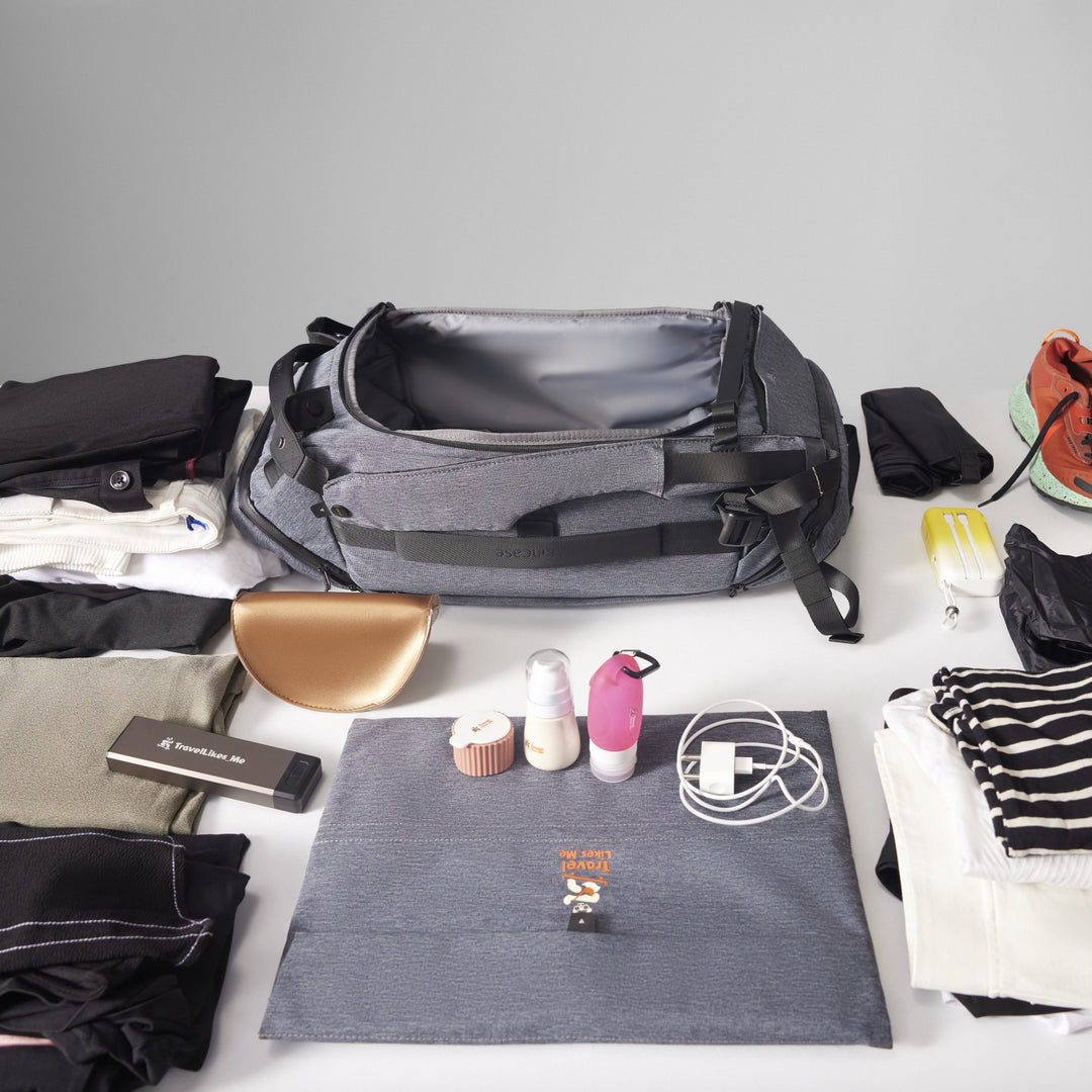 TravelSafe Laptop Sleeve – Waterproof, Foldable & Velvet-Lined Protection