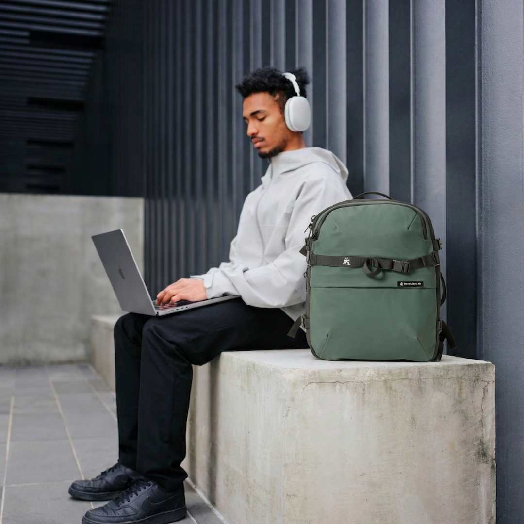 DayVault 30L Underseat Travel Backpack (TSA Lock)